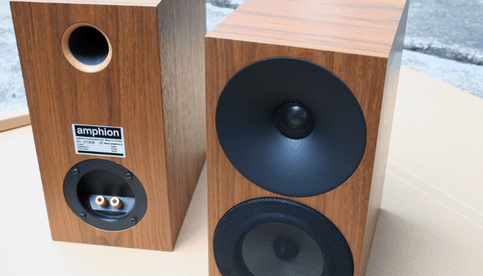 Bookshelf speakers
